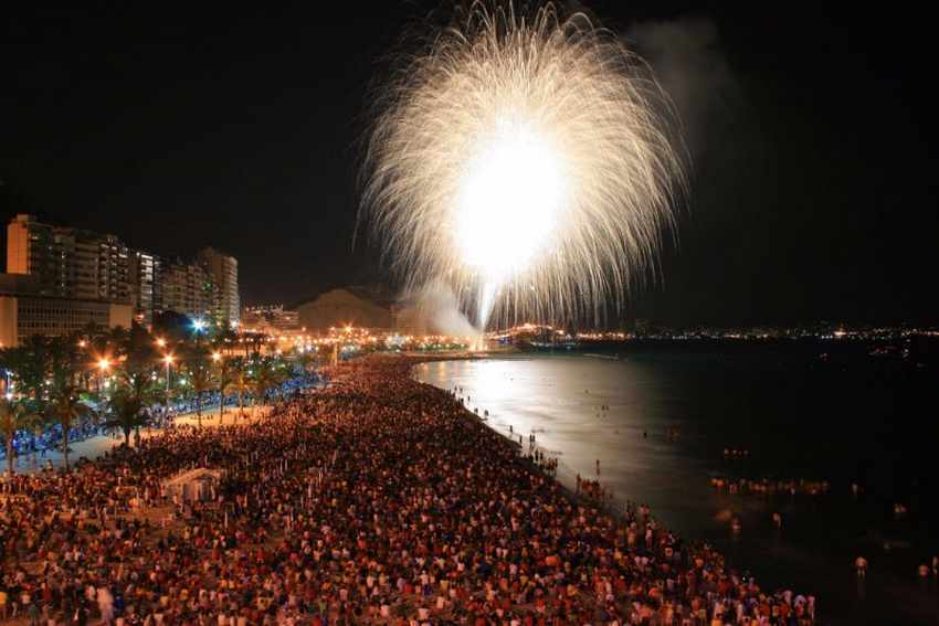 Fiesta de las hogueras de San Juan de Alicante